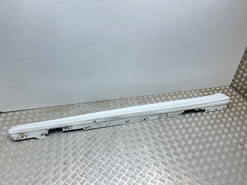 Car sill