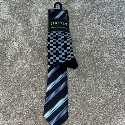 Bergamo New York Men s Tie & Socks Set Striped Blue/Black One Size