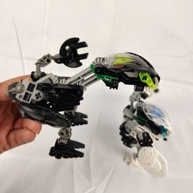 LEGO BIONICLE Nuhvok 8561 Kohrak 8565 Complete Set Bundle Lot No Box