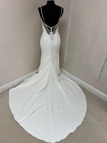 New Wedding Dress -Allure Romance Style R3711 - Size 12 - New Condition - Picture 3 of 6