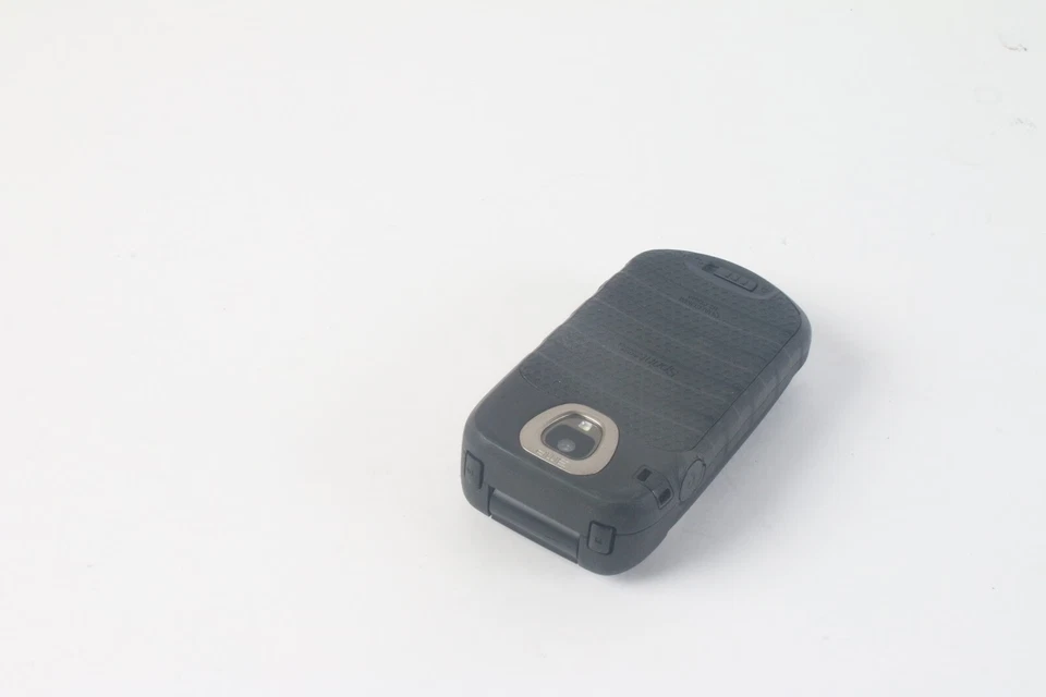 Sprint DuraXT E4277 Kyocera Black Flip Cell Phone W/ 2GB Micro SD Card - Image 3 of 4