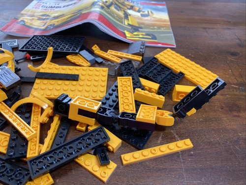KRE-O Transformers Create Bumblebee 36421 w Manual! Complete! LOOK - Picture 3 of 7
