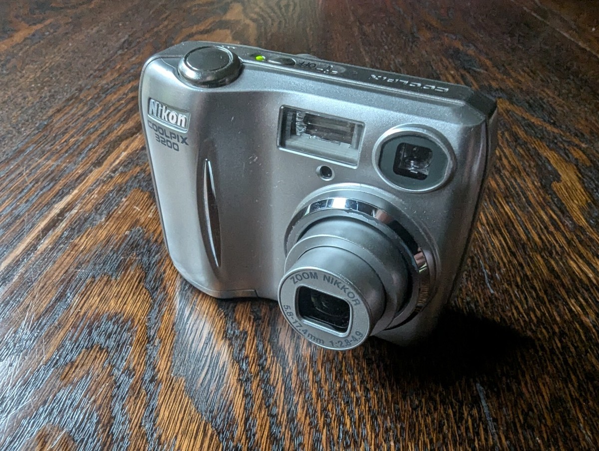 動作品 平成レトロ CCD Y2K Nikon COOLPIX E3200 Nikon Coolpix E3200 3.2MP Compact Point & Shoot Digital