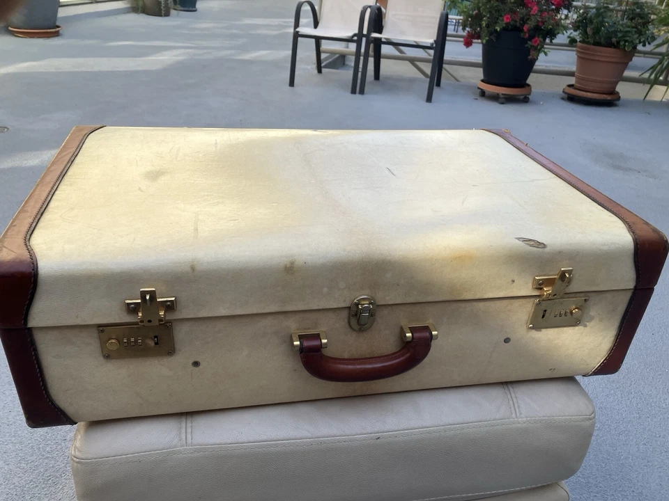 BOTTEGA VENETA MENS WOMENS VELLUM LEATHER SUITCASE + LOUIS VUITTON LUGGAGE TAG - Image 2 of 4