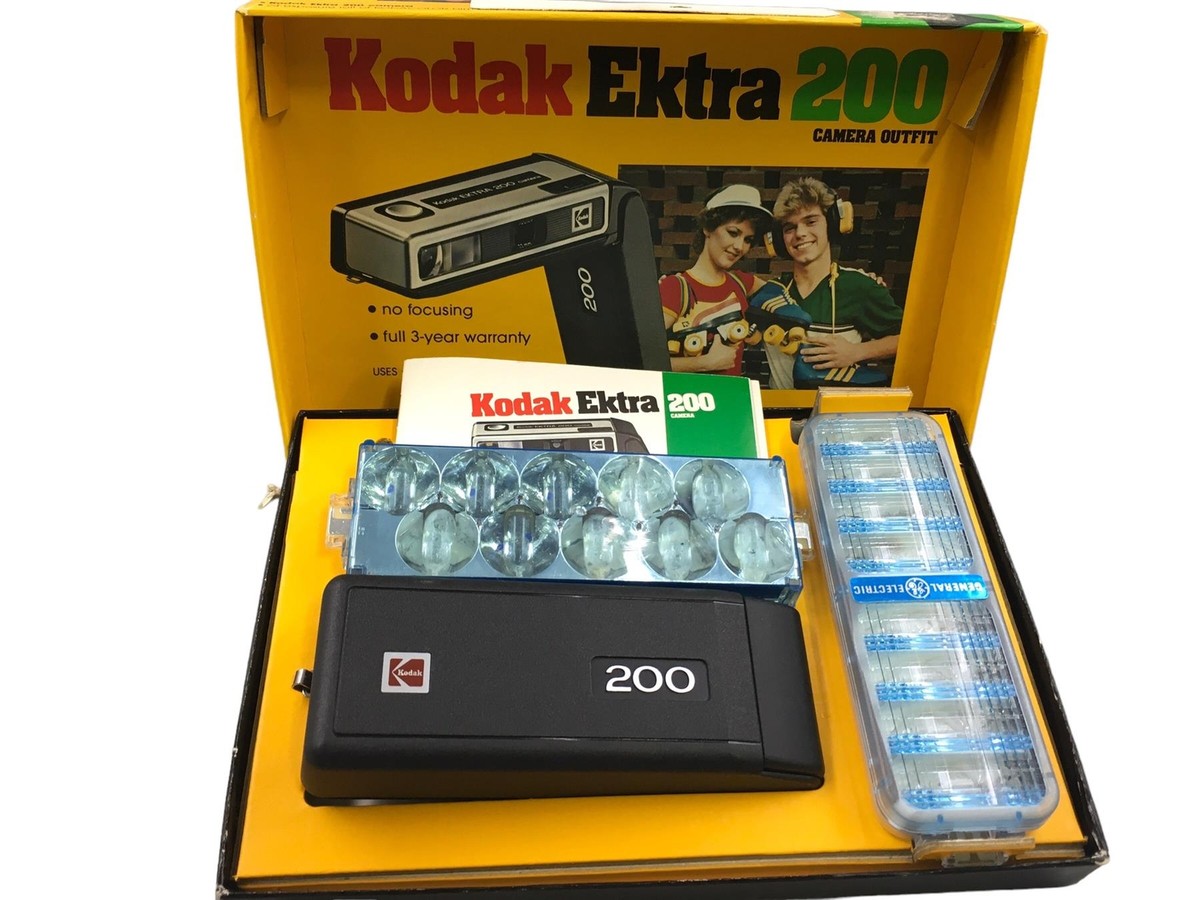 Vintage Kodak Ektra 200 Camera Outfit Classic Point-and-Shoot, Pocket-Size