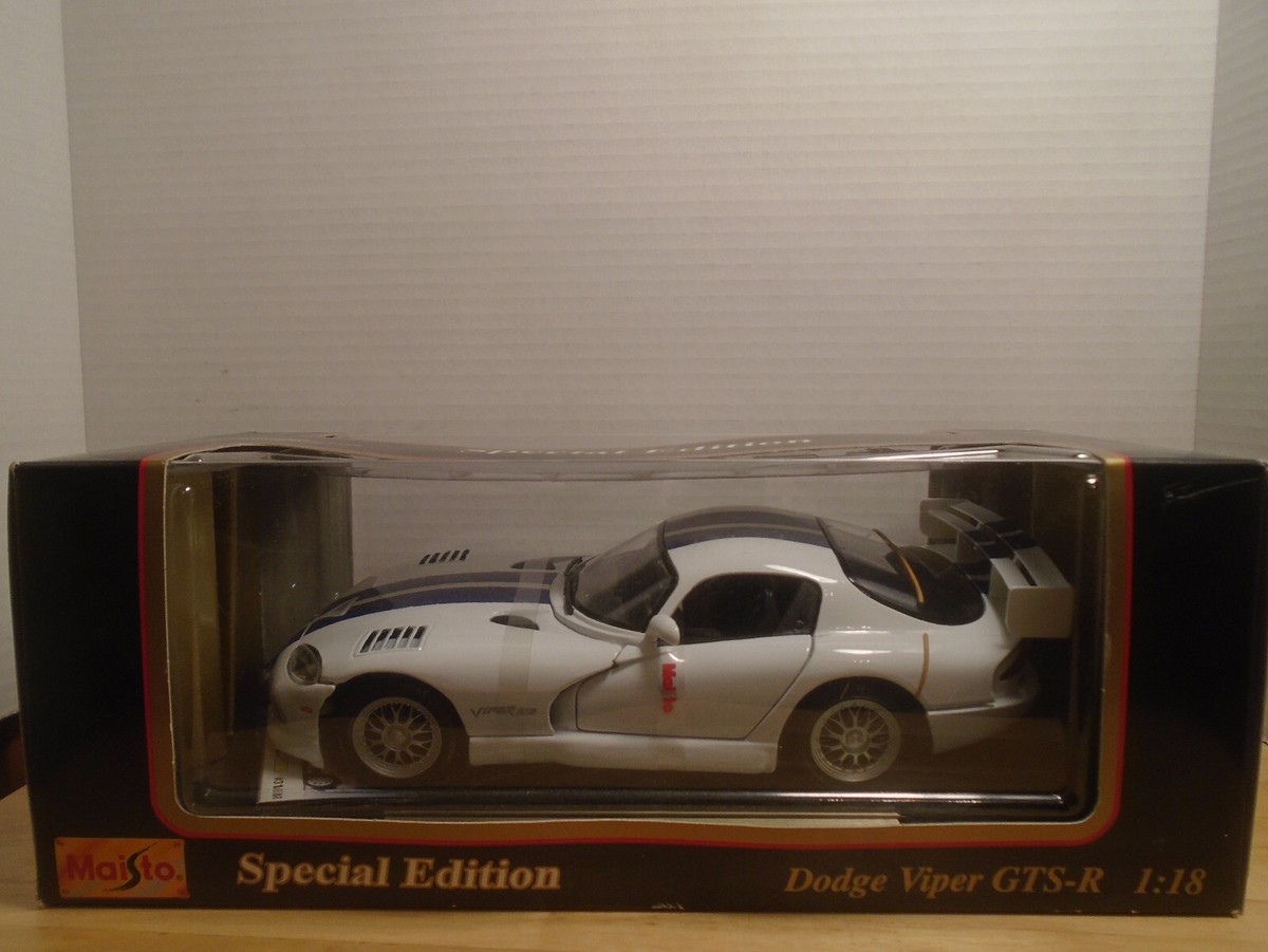 Maisto Dodge Viper GT2 Special Edition GTSR White With Blue