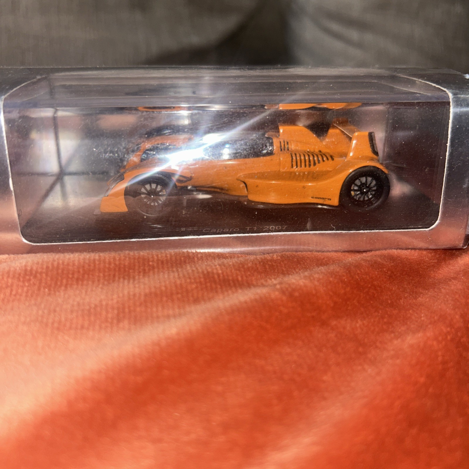 Spark Models 1/43 Scale S0627 - Caparo T1 2007 - Orange