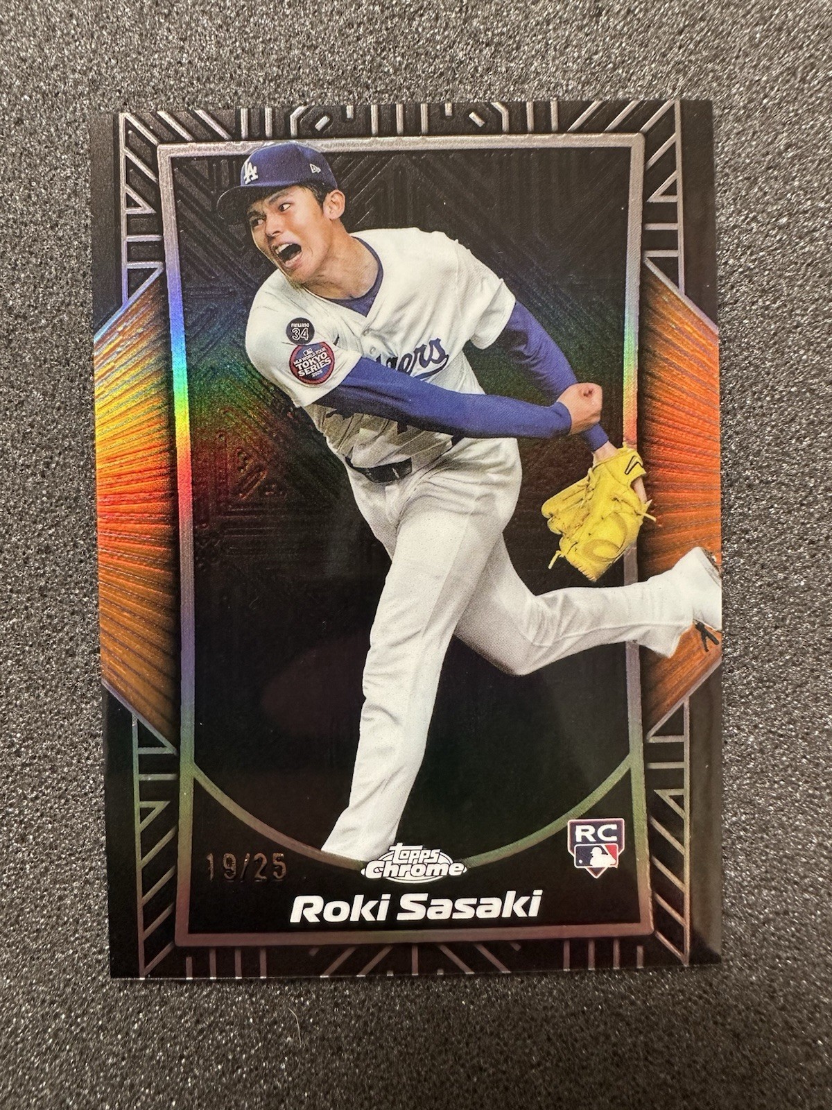 2025 Topps Chrome TRUE ORANGE Shadow Etch /25 Roki Sasaki RC Los Angeles Dodgers
