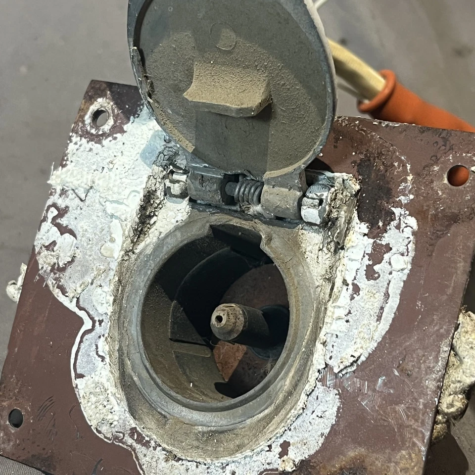 Enchufe de toma de corriente Cole Hersee Pole P/N 11041 1 Foto 3 de 4