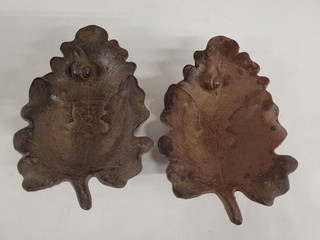 Leaf Shaped Decorative Trinket Dishes W/ Miniature Snail Motif