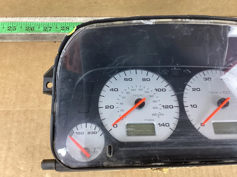 Cuadro de instrumentos velocímetro Volkswagen Passat Jetta Golf MKE3 1999-2001 FABRICANTE DE EQUIPOS ORIGINALES Foto 3 de 4