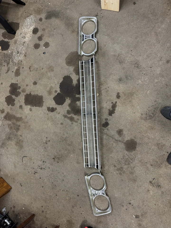 Bisel de faros izquierdo y derecho Plymouth Fury I II 1969 con rejilla Foto 4 de 4