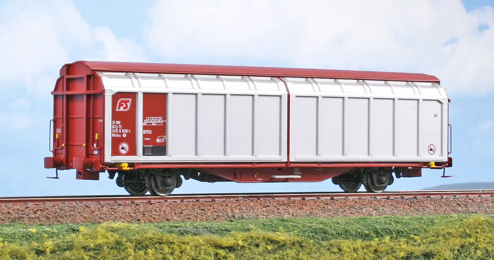 BLACKSTAR BS10041 H0 Freight Car Painted Silver/Brown Inclined Red FS Logo