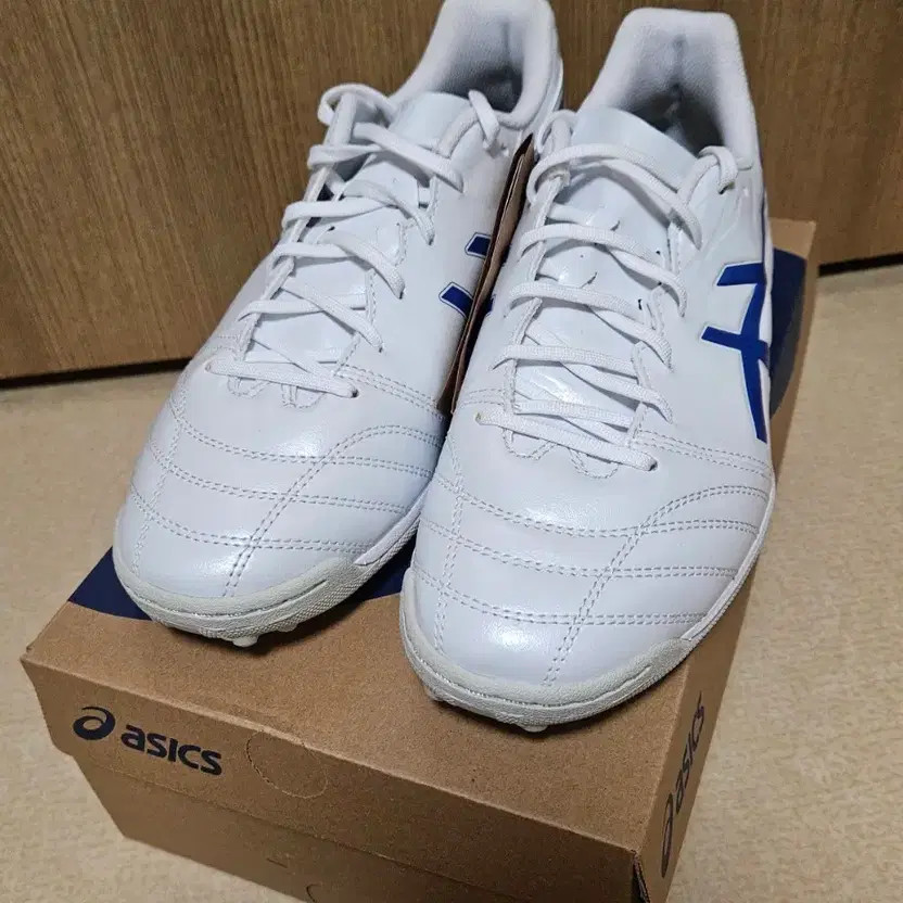 Asics DS Light Club TF Futsal Shoes Size 255 thumbnail 3