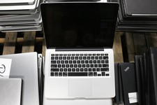 Lot of 32 Apple MacBook Pro Air Mix Model B Grade- See Description