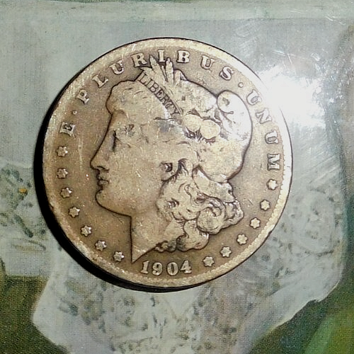 Dólar de plata Morgan 1904 S en muy buena condición moneda original semillave mejor fecha tono arco iris