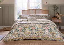 BNWT Gorgeous Morris Lodden Primrose Superking Bedset inc 2 Oxford Pillowcases