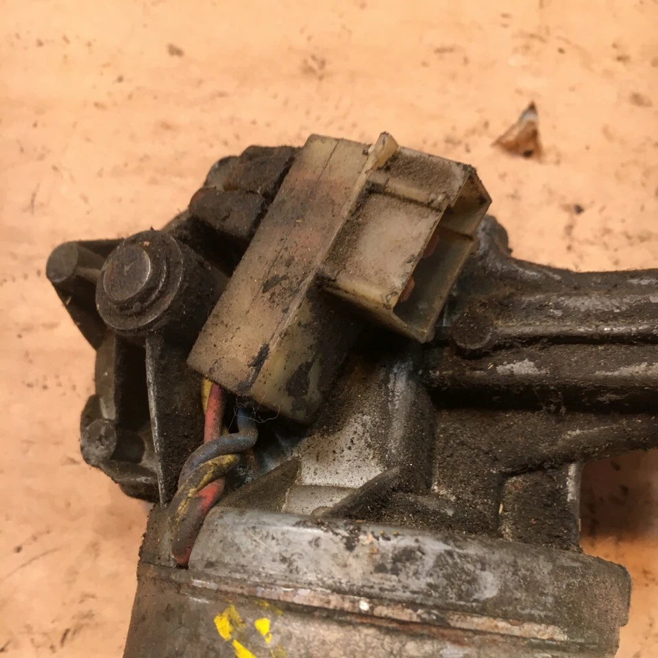 Motor limpiaparabrisas enano OEM 1968-80 MGB LUCAS 75705H con fecha de noviembre de 1973 Foto 4 de 4