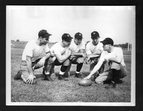 Pressefoto 1942, Notre Dame Fußballtrainerstab, Leahy, Krause, Snyder,  - Bild 1 von 2