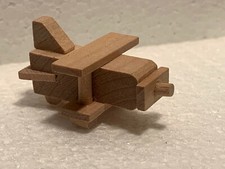 SORPRESINE KINDER IN LEGNO AEREO NAVE TRENO ACTION FIGURE OVETTO