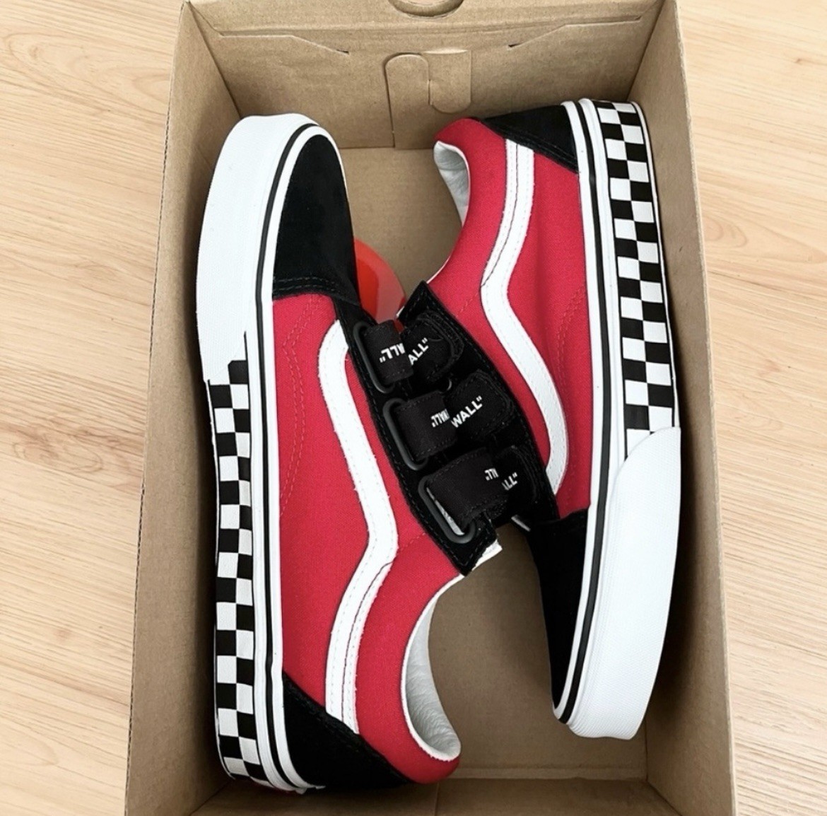 Vans Old Skool V Logo Pop Mens 8.5US Mens 10.0 US