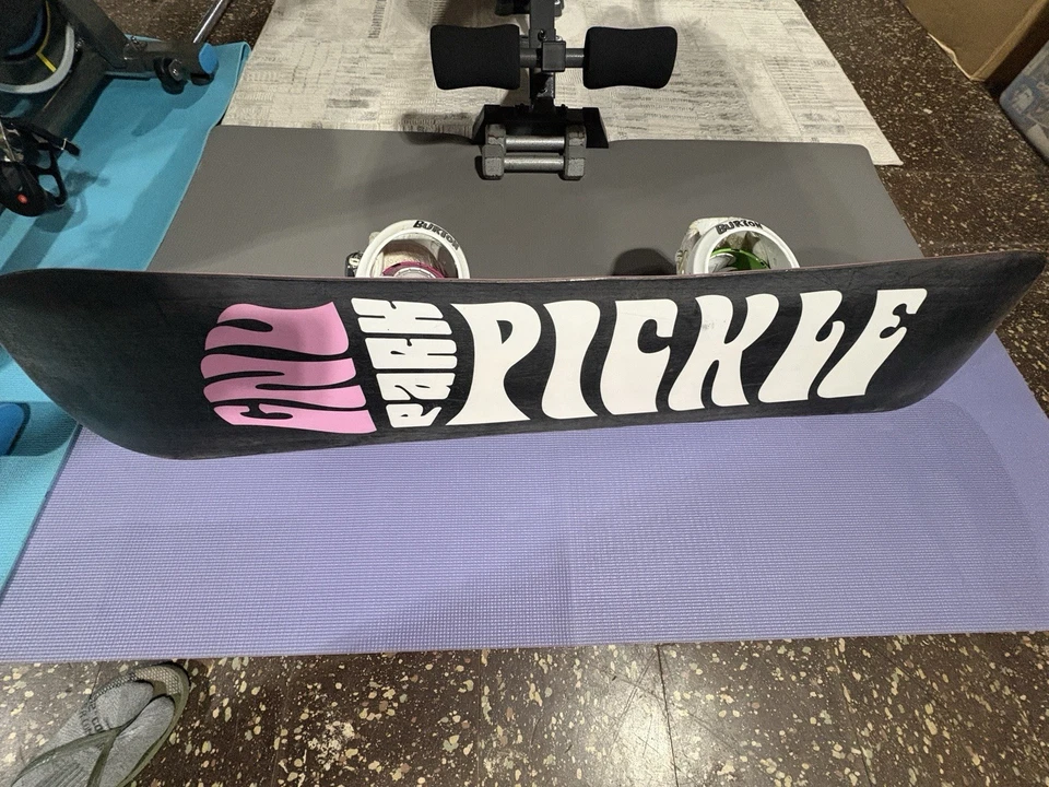 Pink GNU Park Pickle 140 Cm con fijaciones Burton Yo MTV Raps usadas buena tecnología Banana Foto 4 de 4