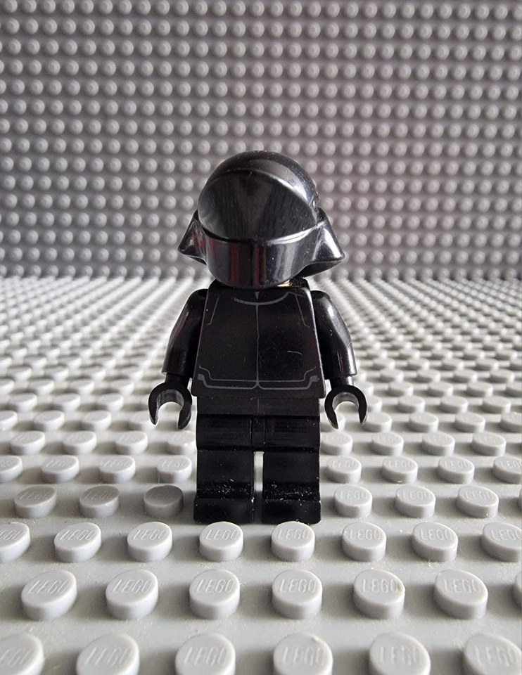 Lego Star Wars Minifigur First Order Crew Member sw0671 aus Set 75132 75177 P103 - Bild 1 von 1