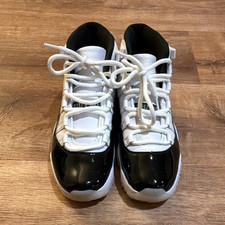 Jordan Air Jordan 11 Mid Top Black/White Lace Up Sneaker Youth Size 8