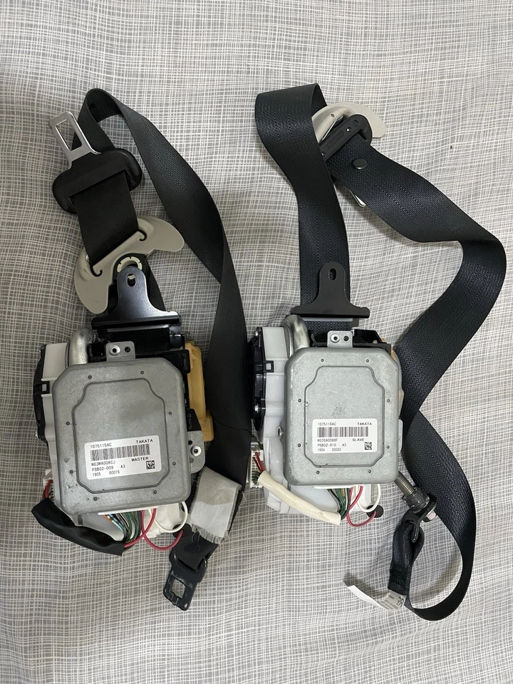 Infiniti-M56-Cinturones de seguridad delanteros para-2011-2012-2013-color negro  Foto 3 de 3