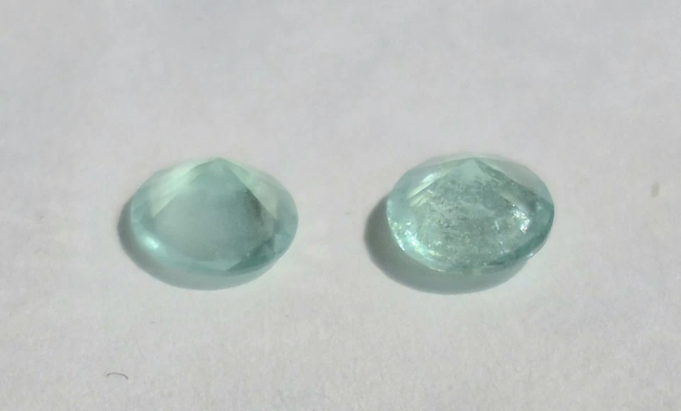 LIGHT PASTEL GREEN EMERALDS PAIR mm5 0.78CT - Image 2 of 4