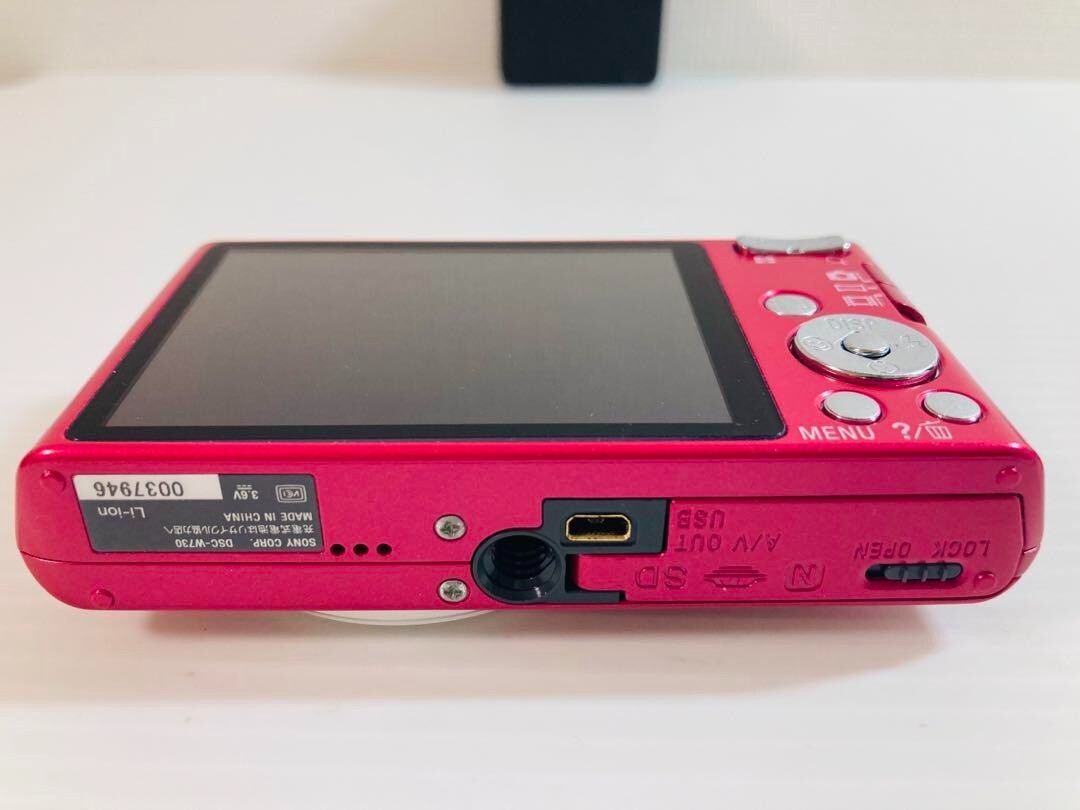 Sony DSC Cyber Shot Digital Camera Photo Photograph Japan