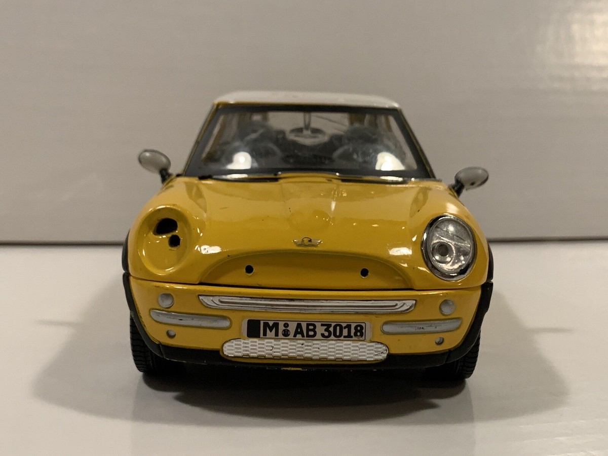 1/18 Smart Toys 2001 Mini Cooper Yellow With White Top. Look At