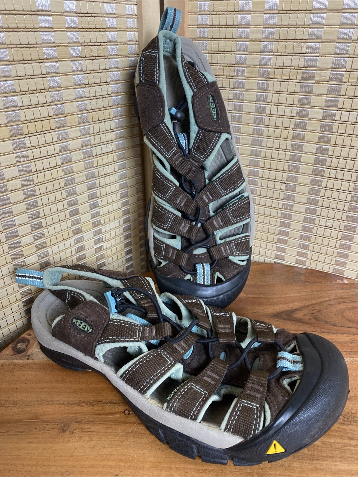 Keen Newport H2 sandali sportivi impermeabili da donna scarpe da trekking taglia 7