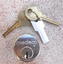 NOS MEDECO  High Security  1 inch  Lock Cylinder  with 2   Keys and  tag