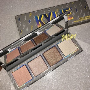 kylie highlighter palette