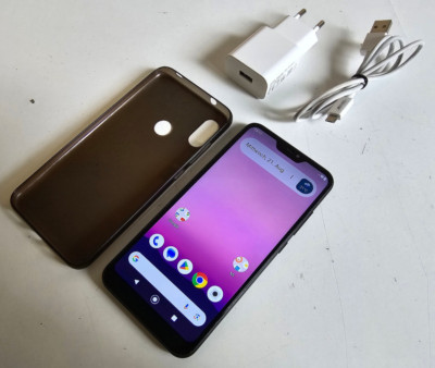 Xiaomi Android One Mi A2 Lite (M1805D1SG) / 64GB, 4GB RAM, 5,84 Zoll, Dual-SIM