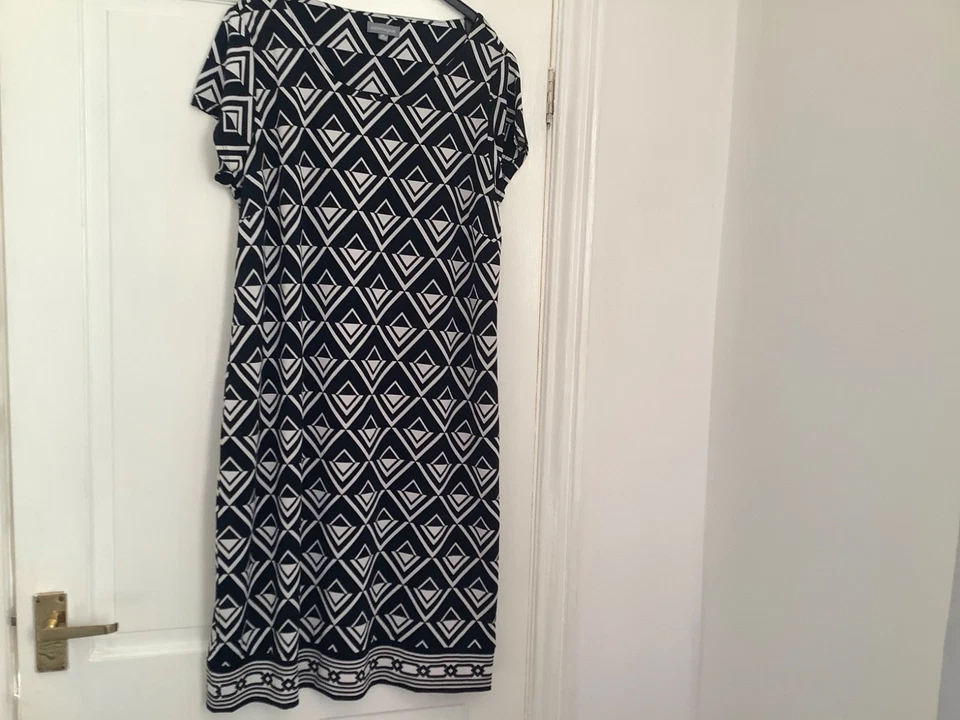 suzanne grae black&white Etuikleid Gr. XL - Bild 2 von 4