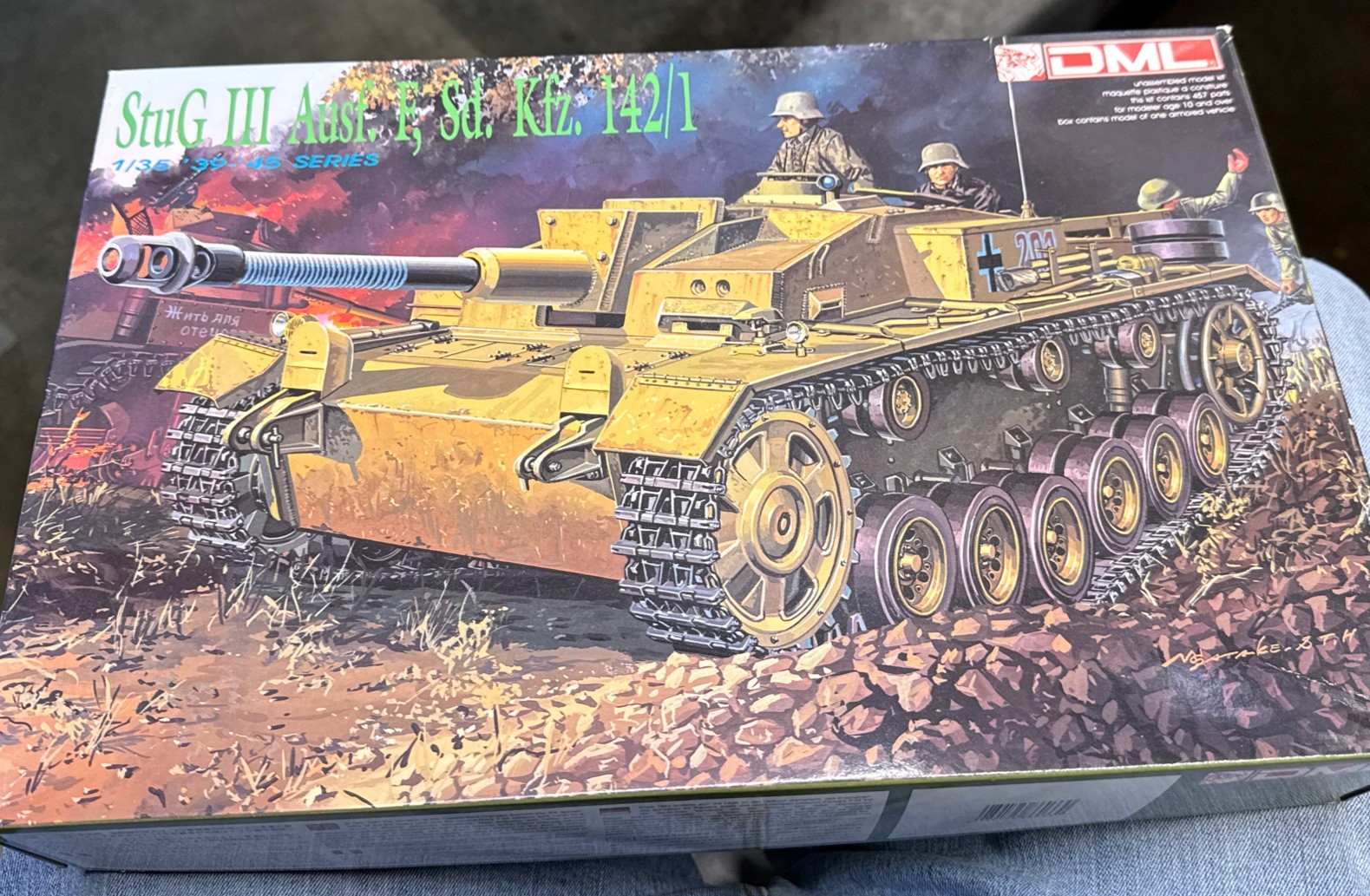 1/35 Dragon Scale StuG III Ausf F, Sd. Kfz. 142/1 Tank Model