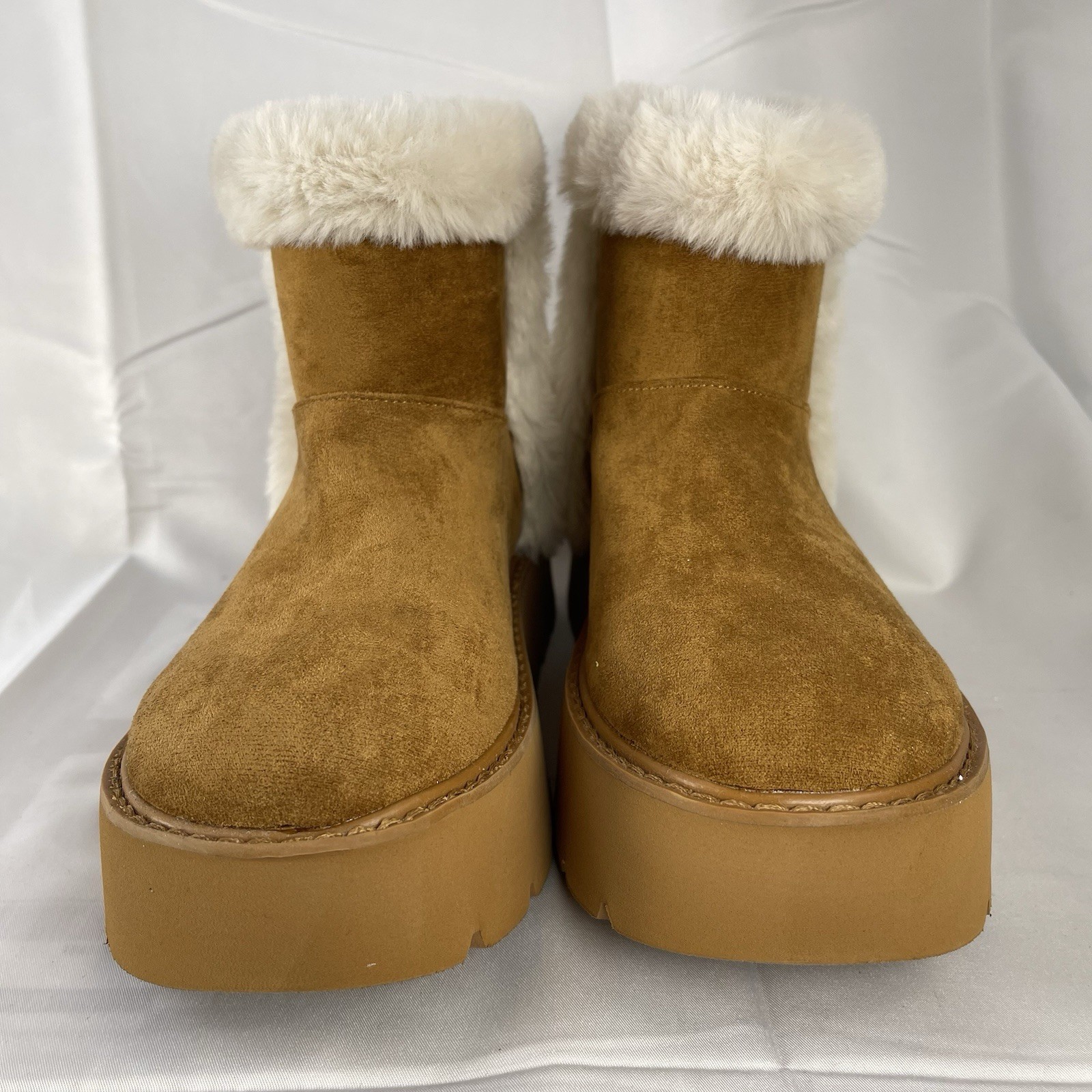 Time and Tru Women’s Tan Mini Platform Boots Size 7 Faux Fur Lined Cozy Winter