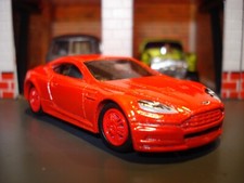 ASTON MARTIN VANTAGE EDICIÓN PERSONALIZADA 1/64 HW LLANTAS Y NEUMÁTICOS PERSONALIZADOS AÑADIDOS IMPRESIONANTES