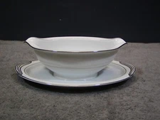 NORITAKE WHITEHALL 6115 GRAVY BOAT WITH ATTACHED UNDERPLATE