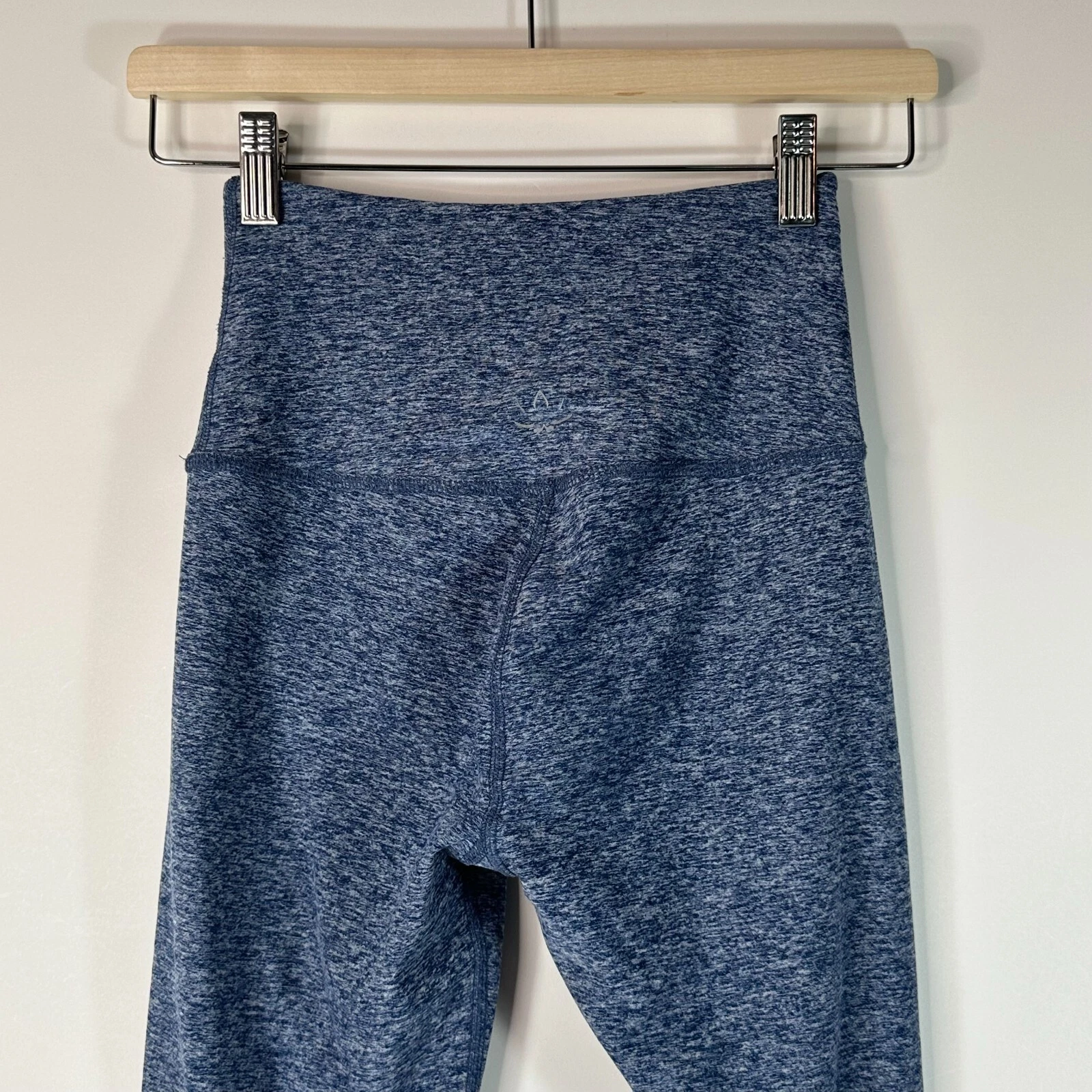 beyond-yoga heathered cropped mesh panels leggings