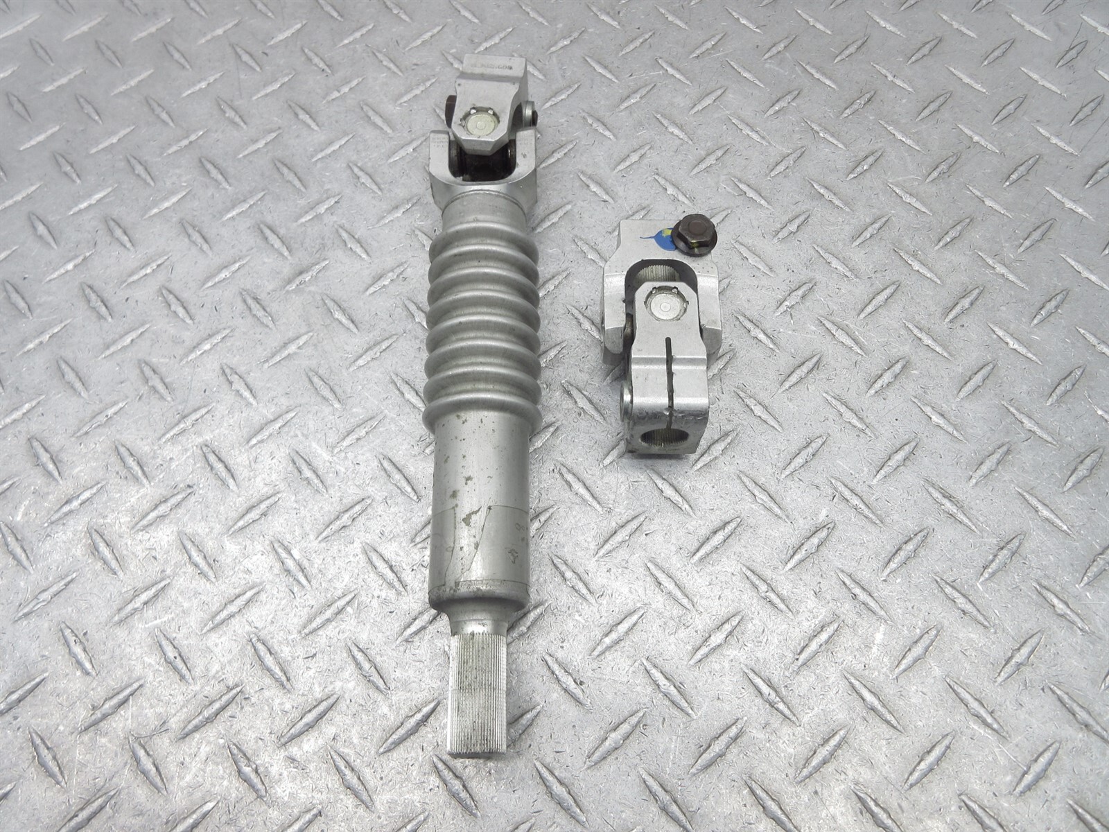 2008 Ferrari F430 Spider 171528 Steering Column Cardan Shaft U-Joint