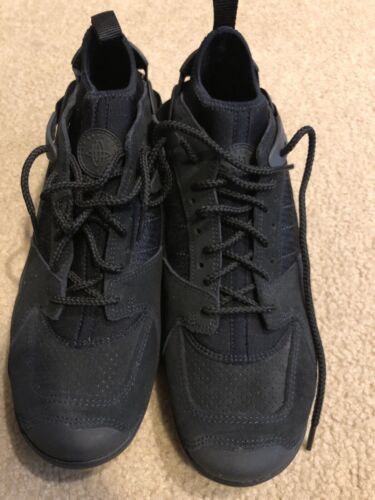Nike Air Revaderchi Triple Schwarz Schuhe Herren 10/Damen 11,5