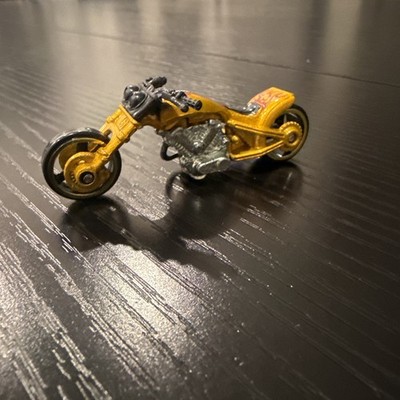 Hot Wheels Yolk Mobile Slime B0685, 2002 Mattell Motorcycle Gold