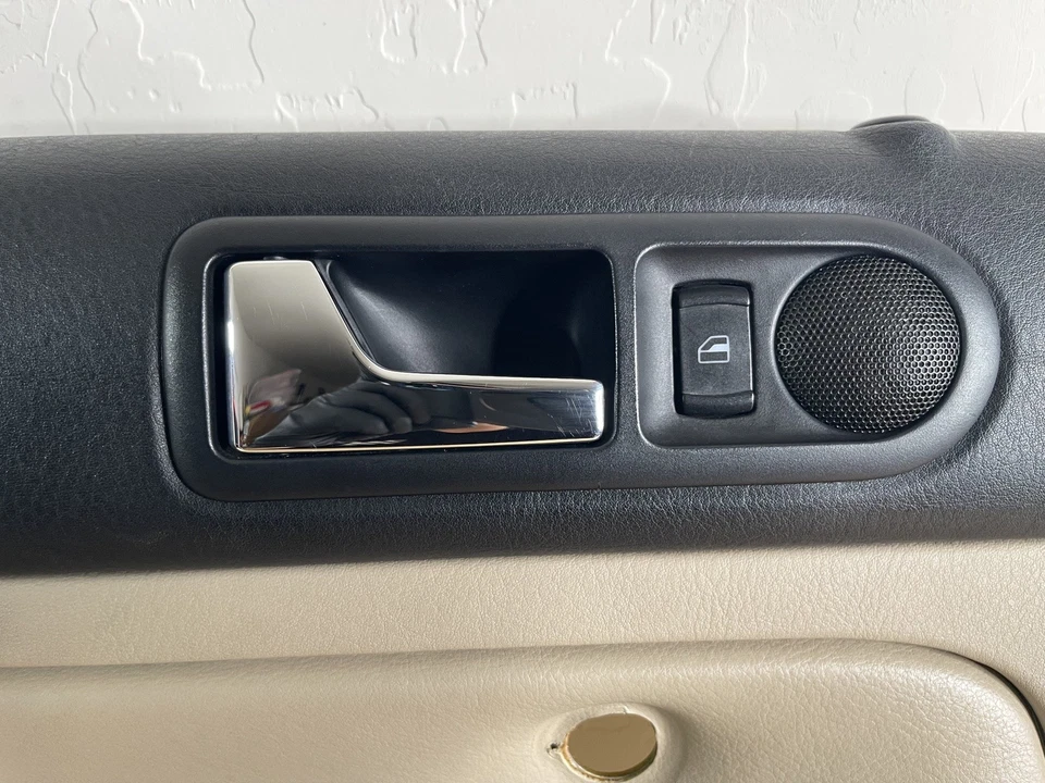 1999-2005 Volkswagen Jetta painel da porta traseira lado do motorista fabricante de equipamento original 1J4-839-113 - Imagem 3 de 4