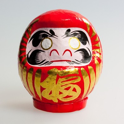 Daruma 9 cm rot, japanischer Glücksbringer und Wunschfigur