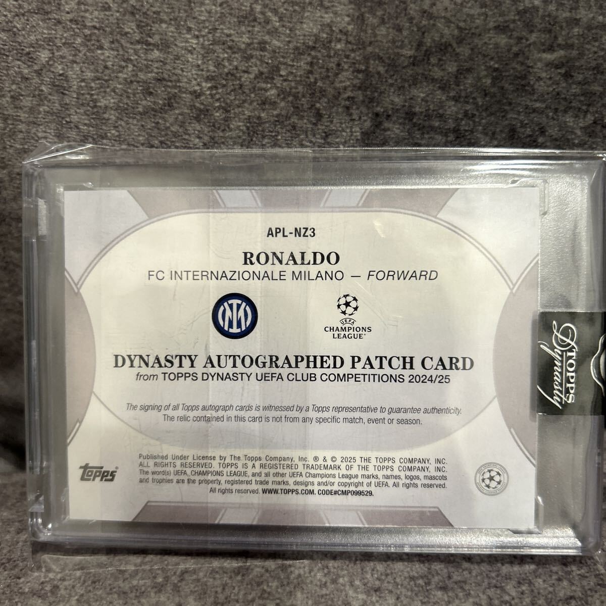 2024-25 Topps UEFA Dynasty Ronaldo Relic Patch On card Auto /10 R9 sealed view 2
