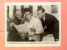 Elvis Presley w/ Mike Stoller & Jerry Leiber original vintage press photo