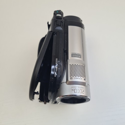 Sony DCR-DVD110E Handycam Hibrid Camcorder With Accessories - Picture 15 of 20